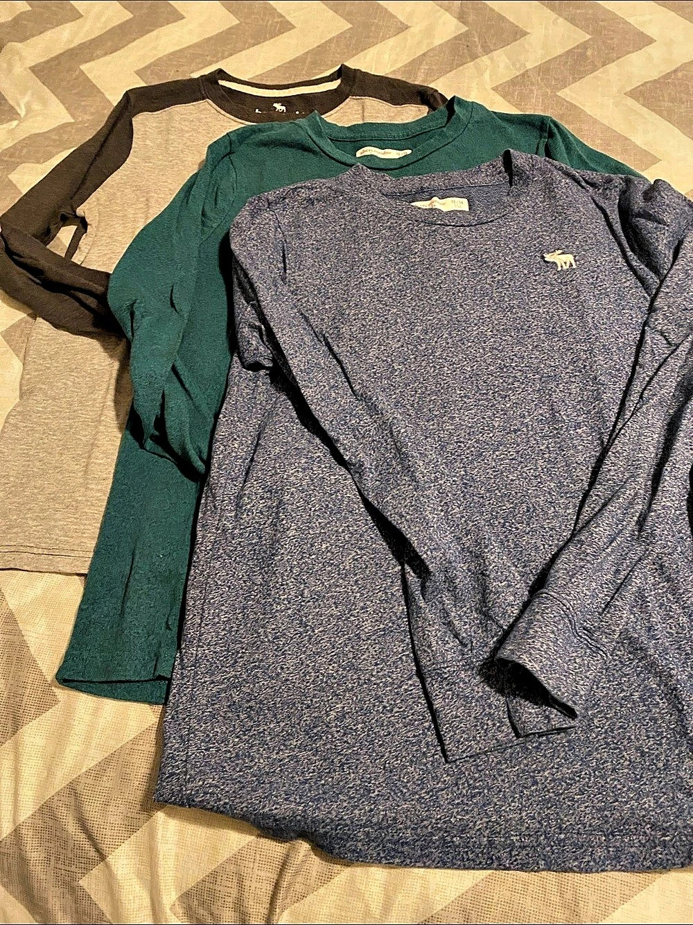 Abercrombie Kids Long Sleeve Tees bundle 3-Pack Size 13/14 Gray Green Blue